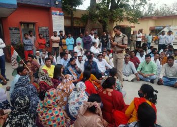 ब्रेकिंग: कांग्रेस विधायक अनुपमा रावत। बैठी धरने पर