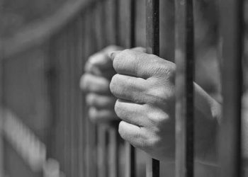 पर्यटकों ने सिफाई को वर्दी उतरवाने की दे डाली,धमकी मुकदमा दर्ज।