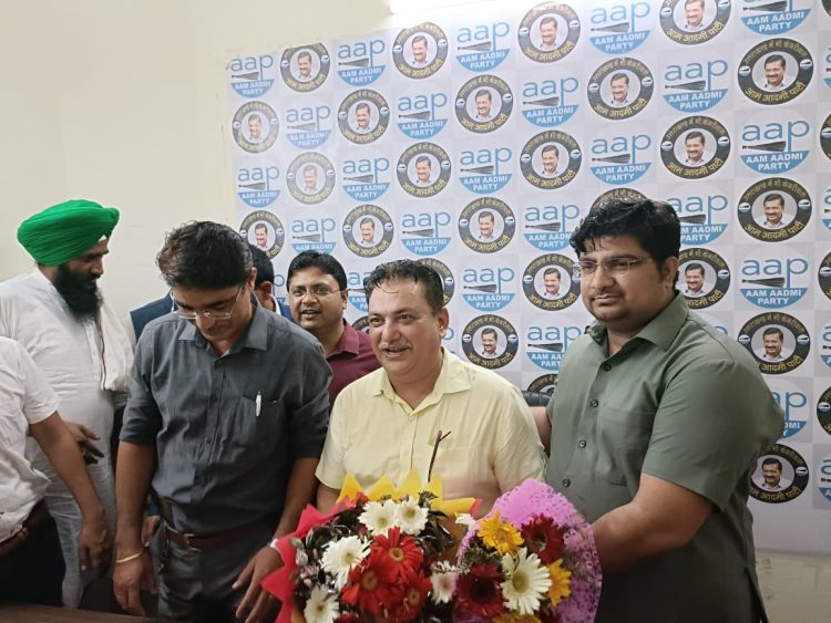 बड़ी खबर: उत्तराखंड में हार के बाद आप पार्टी ने बदला प्रदेश अध्यक्ष।