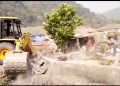सियासत : बेघर हुआ पूरा गांव। नेताओं ने सेकी सिर्फ राजनीतिक रोटीयां