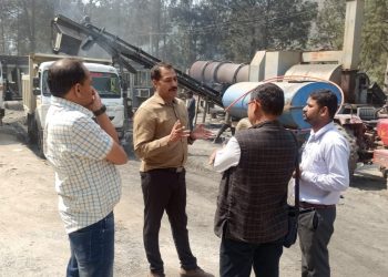 प्रदूषण: हॉट मिक्स प्लांट उत्तराखंड की शांत वादियों में घोल रहा जहर।