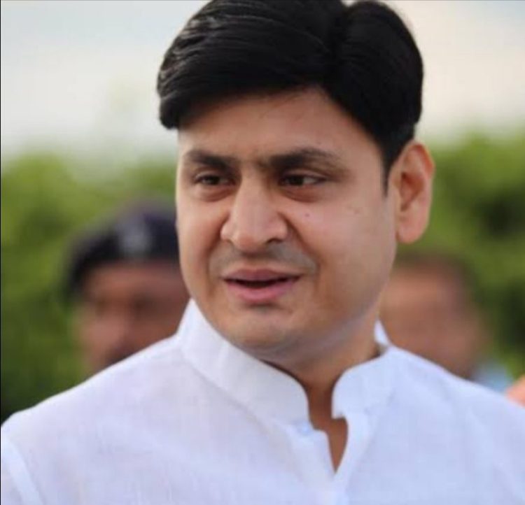 बिग ब्रेकिंग : नैनीताल पूर्व विधायक संजीव आर्य पर हुआ हमला।