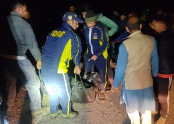 दर्दनाक हादसा: वाहन अनियंत्रित होकर दुर्घटनाग्रस्त,3 घायल 2 की मौत।