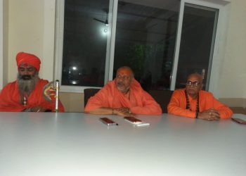 हनुमान जन्मोत्सव शोभायात्रा में पथराव की घटना पर यतिस्वरानंद ने पुलिस पर माफियाओं से मिलीभगत का लगाया आरोप।
