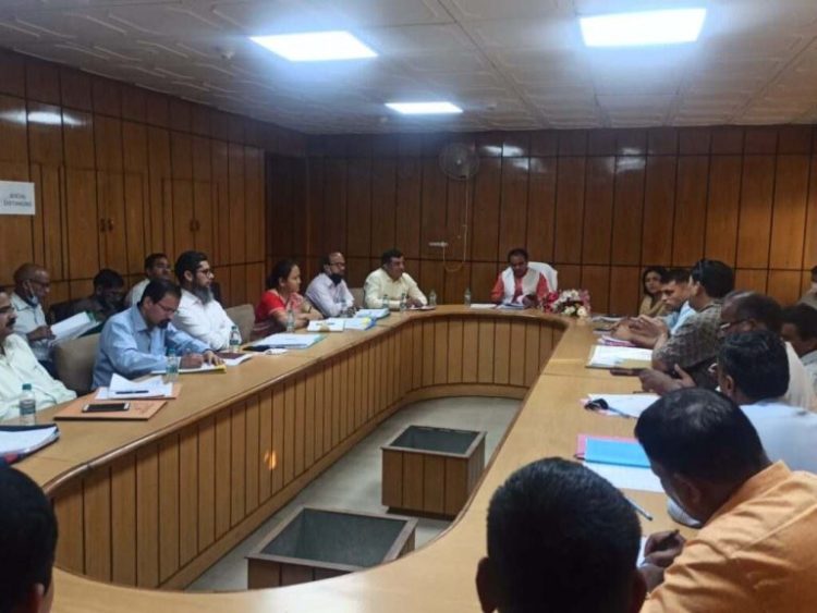 बड़ी खबर : शिक्षा मंत्री ने एक माह के भीतर शिक्षकों से जुड़े मुद्दे निस्तारित करने के दिए आदेश।