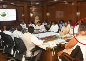 कृषि मंत्री और अधिकारियों की बैठक में बालकृष्ण आचार्य पर कांग्रेस ने उठाए सवाल l