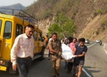 बड़ी खबर : बद्रीनाथ हाइवे पर खाई में गिरी कार। पांच की मौत