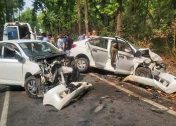 बड़ी खबर: देहरादून के थानो रोड मे दो गाड़ियों की आपस मे भिड़ंत। 6 घायल