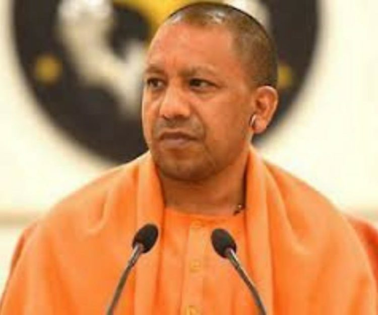 बड़ी खबर: गुरु अवैद्यनाथ और अपने अन्य शिक्षकों को याद कर भावुक हुए योगी।