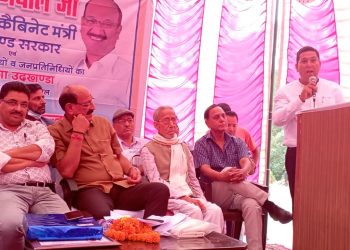 ब्रेकिंग: ग्राम प्रधान की पहल पर गांव लौटने लगे लोग। खुश होकर मंत्री जी ने गांव पहुंचकर किया नए विकास कार्यों का शिलान्यास