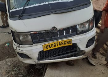 ब्रेकिंग: महिंद्रा की मैक्सी कैप ने मियावला चौक पर महिला को मारी टक्कर। महिला की हालत गंभीर