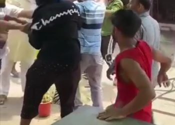 वायरल वीडियो : दिल्ली निवासी युवकों से ढाबे मालिक ने की मारपीट। ढाबे मालिक सहित पांच गिरफ्तार