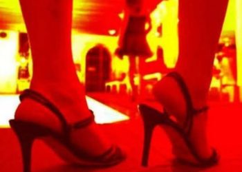 बड़ी खबर: स्पा सेंटर में चल रहे हैं सेक्स रैकेट का भंडाफोड़। हुए गिरफ्तार