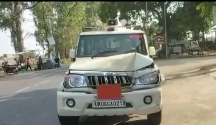 बड़ी खबर:। एसडीएम के वाहन को खनन वाहन ने मारी टक्कर वाहन क्षतिग्रस्त