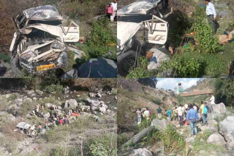 दर्दनाक हादसा: खाई में गिरी कार वाहन दुर्घटनाग्रस्त 6 की मौके पर मौत
