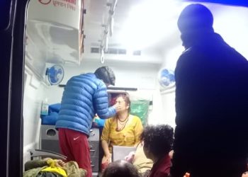 हादसा: खाई में गिरी कार 3 की मौत 10 गम्भीर रूप से घायल