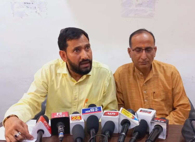 ब्रेकिंग: यूकेडी आईआईटी रुड़की भर्तियों पर आक्रोशित।दी आँदोलन की चेतावनी