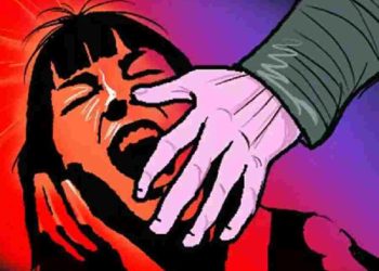 शर्मनाक: कार में लिफ्ट देकर मां बेटी के साथ किया गैंगरेप। मुकदमा दर्ज