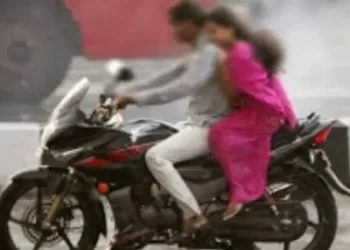 अजब गजब : पति संग बाजार गई पत्नी प्रेमी संग फरार