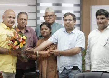 बड़ी खबर: कांग्रेस के तीन नेताओं ने थामा आप का दामन