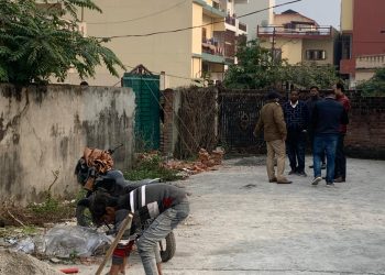 एक्सक्लूसिव: यहां पर इस आईएएस ने किया सड़क पर अतिक्रमण।पढ़िए पूरी खबर