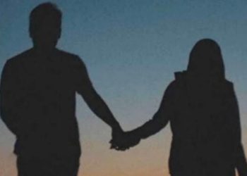 अजब-गजब: प्रेमी युगल ने लगाई छत से छलांग