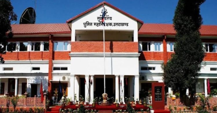 बड़ी खबर: परिजनों की प्रेस कॉन्फ्रेंस पर 3 पुलिस कर्मचारी सस्पेंड