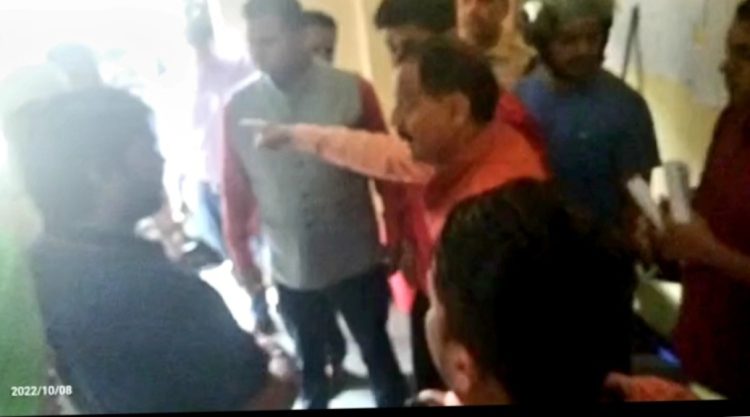 बड़ी खबर: लच्छीवाला टोल प्लाजा पर बीजेपी कार्यकर्ताओं की टोल कर्मियों के साथ जड़प