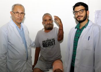 बाघ के गम्भीर हमलें में घायल व्यक्ति का उपचार कर बायां हाथ बचाया