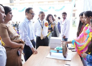 पोस्टर प्रतियोगा का प्रथम पुरस्कर अनुभव, आयुषी प्रसाद, वंदना गुंसाई व सोनिया रावत के नाम