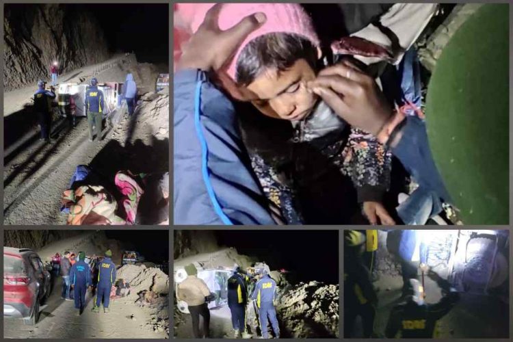 हादसा: यहाँ पर वाहन दुर्घटनाग्रस्त। तीन गम्भीर रूप से घायल