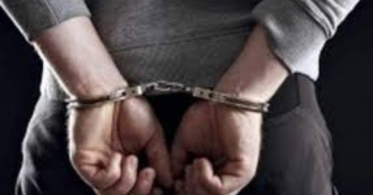 अपराध: प्रेम जाल में फंसाकर दुष्कर्म करने के आरोपी को पुलिस ने गिरफ्तार कर लिया।