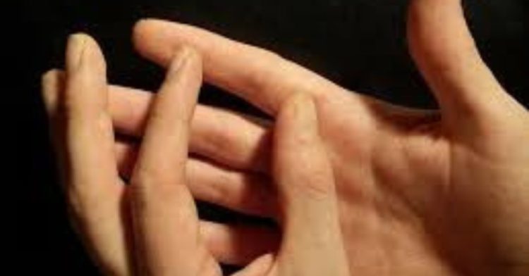 Cracking Finger: उंगलियों काे चटकाने से हो सकती है ये बीमारियां। दर्द से खराब होगा हाथ,पढ़िए पूरी जानकारी