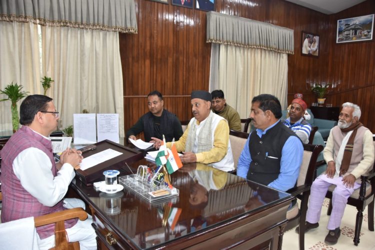 बड़ी खबर: हवाई अड्डे के विस्तारीकरण के लिए जमीन न देने के संकल्प के साथ मुख्यमंत्री से भेंट