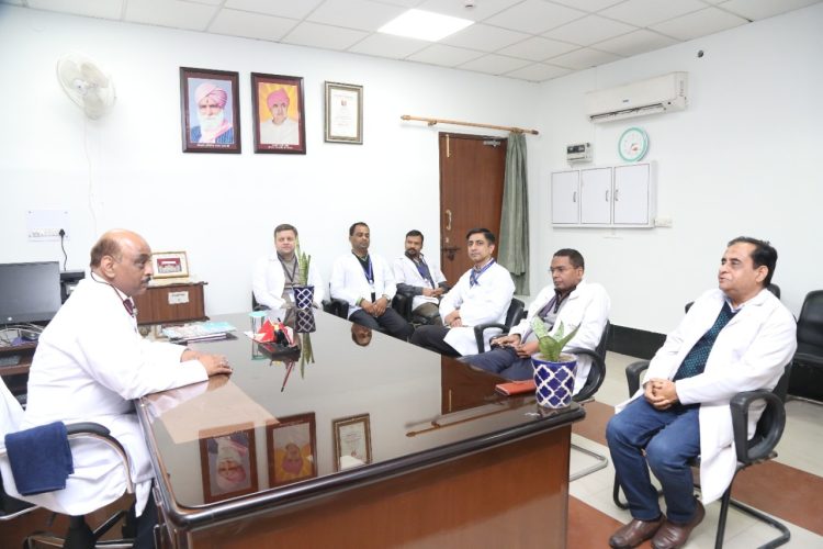 ब्रिगेडियर (से.नि.) डॉ प्रेरक मित्तल ने श्री महंत इन्दिरेश अस्पताल।के मुख्य चिकित्सा अधीक्षक का सम्भाला कार्यभार