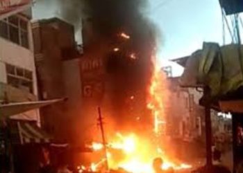 हादसा : उत्तराखंड टेक्निकल यूनिवर्सिटी के रिकॉर्ड रूम में लगी भीषण आग