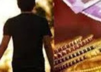 अजब-गजब:  परिवार वालो ने बड़ी बेटी के शादी के लिए रखे गहने और नगदी। छोटी बहिन लेकर प्रेमी संग फरार