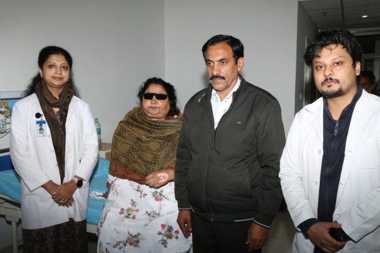 Health news: 160 किलो वजन की शुगर पीड़ित महिला के दोनों आंखों की सफल मोतियाबिन्द सर्जरी