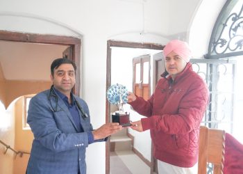 Health news: श्री महंत इन्दिरेश अस्पताल के वरिष्ठ काॅर्डियोलोजिस्ट डाॅ तनुज भाटिया को मिला इण्डियन अचीवर्स अवार्ड