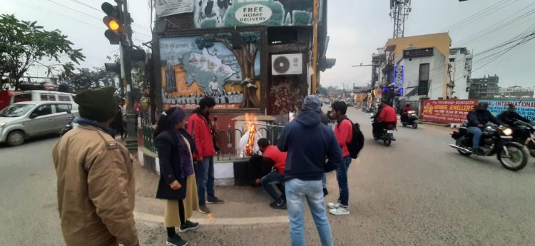 मुलायम सिंह यादव को पद्म विभूषण देने के विरोध में उत्तराखंड स्टूडेंट फेडरेशन ने फूंका केंद्र सरकार का पुतला