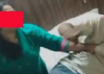 अजब-गजब: चिल्ला बैराज में पति मना रहा था कामवाली के साथ नया साल।पता चलते पत्नी ने काटा हंगामा