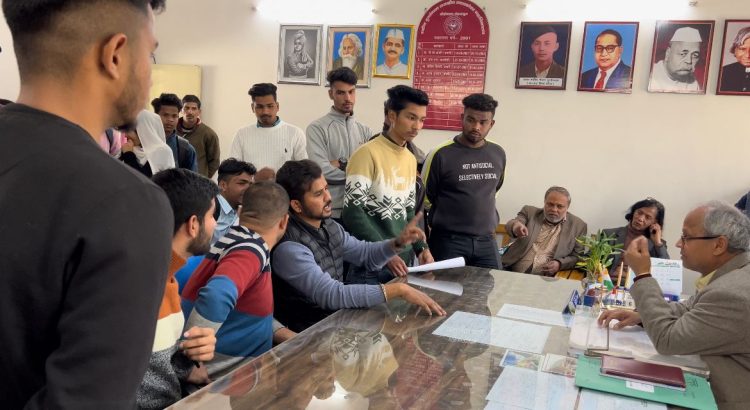 भारतीय राष्ट्रीय छात्र संगठन ने डोईवाला डिग्री कॉलेज में छात्रसंघ को रद्द करने की मांग की