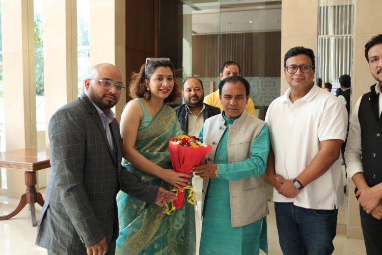 स्कूली बच्चों को उच्च शिक्षा के साथ प्रोत्साहित भी कर रही सरकार : डॉ. धन सिंह रावत