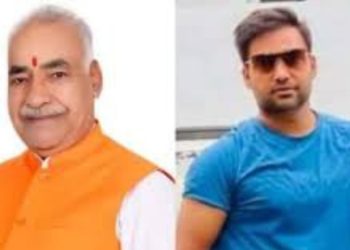 बड़ी खबर: अंकिता हत्याकांड के मुख्य आरोपी पुलकित आर्य के पिता विनोद आर्य पहुंचे वनंत्रा रिजॉर्ट। पुलिसकर्मी बने रहे मूकदर्शक