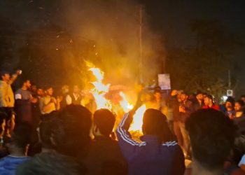 बेरोजगार संघ ने लोक सेवा आयोग और सरकार में बैठे भ्रष्टाचारी/ दानवी शक्तियों का किया दहन