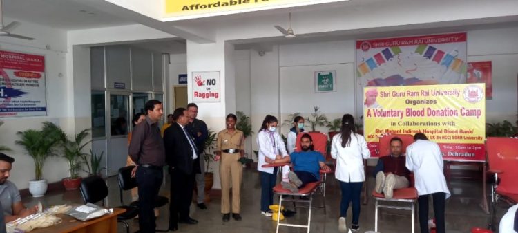 Health news: श्री गुरु राम राय विश्वविद्यालय में रक्तदान शिविर का किया गया आयोजन