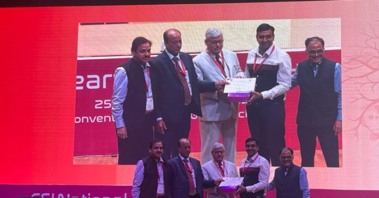 एसजीपीजीई के नेशनल सेमीनार में डाॅ तनुज भाटिया के पेपर प्रस्तुतीकरण को प्रथम स्थान।श्रीमहंत देवेन्द्र दास जी महाराज ने दी बधाई