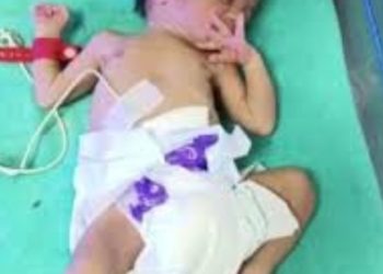 शर्मनाक: अस्पताल के टॉयलेट में बच्ची को जन्म देकर महिला फरार