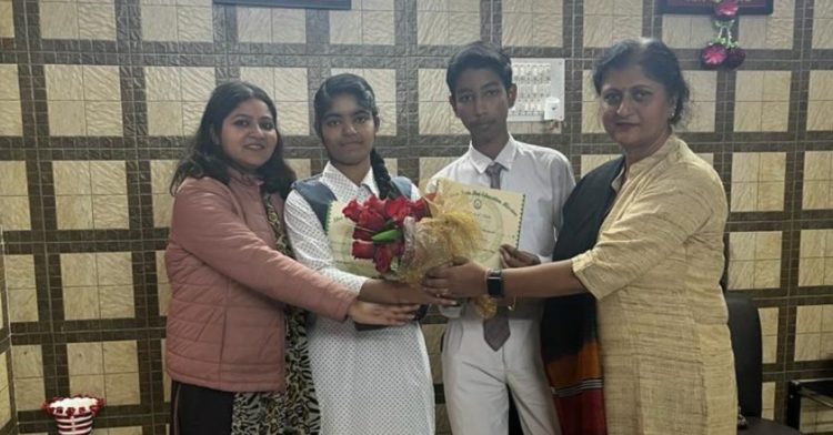 एसजीआरआर पब्लिक स्कूल के छात्र व छात्रा राष्ट्रीय प्रतियोगिता में नकद पुरस्कार से सम्मानित