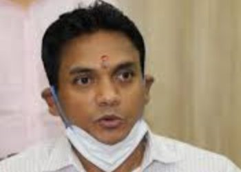 चार धाम यात्रा: स्वास्थ्य सचिव पैदल पहुंचे केदारनाथ लिया स्वास्थ्य सेवाओं का जायजा